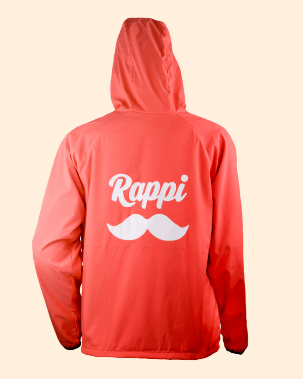 Chamarra Polar Rappi Técnica | Aislamiento Térmico y Alta Visibilidad con logo de Rappi y bigote. Incluye capota ajustable y puños reforzados.